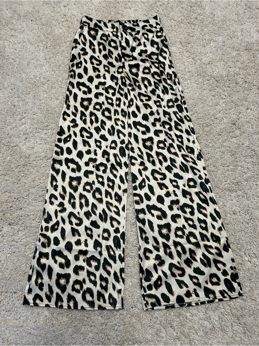 NWOT Haute Monde Leopard Print Satin Feel Wide-Leg Pants size S